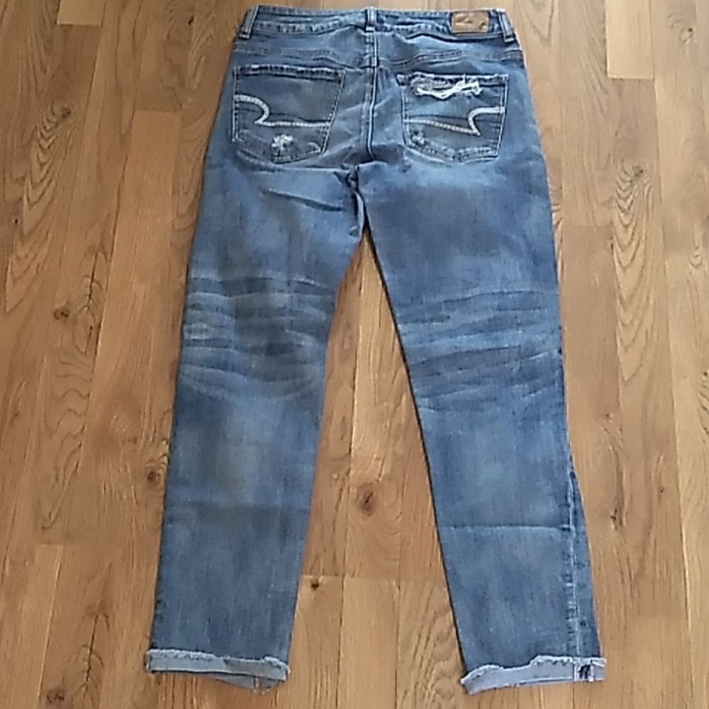 American Eagle Distressed Cropped Stretch Jeans. Size 4 - Picture 6 of 13